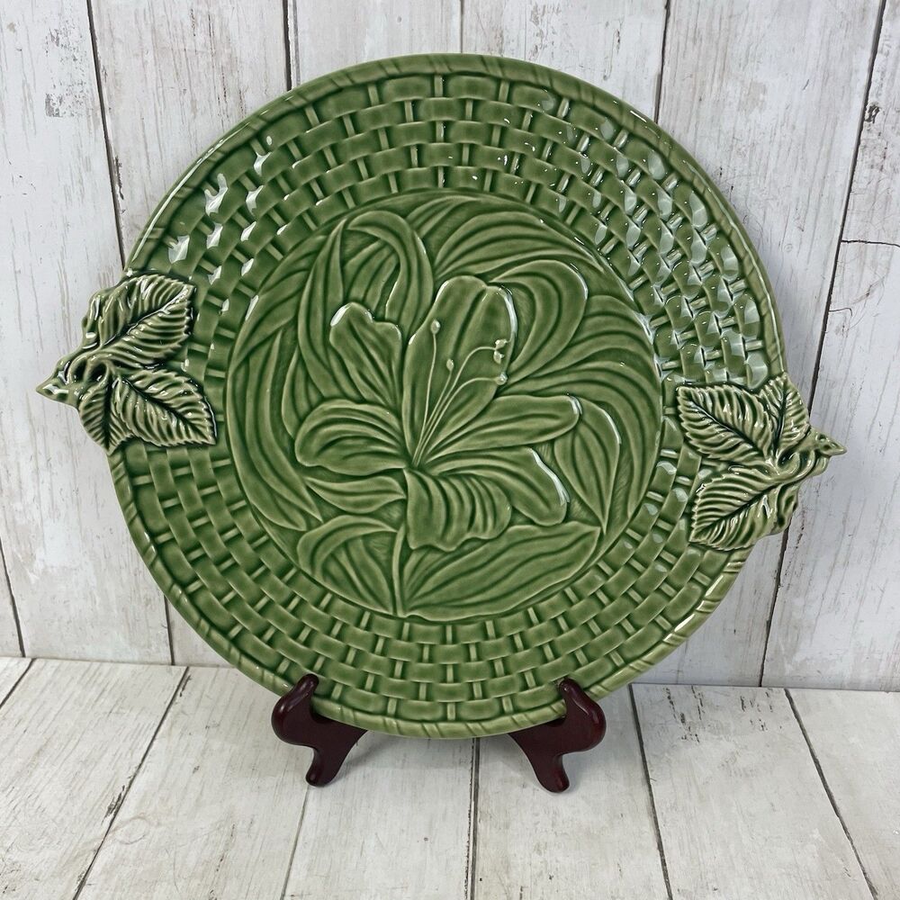 Bordallo Pinheiro Portugal Green Ceramic Cake Platter, Basket Weave w/Lily, 12"